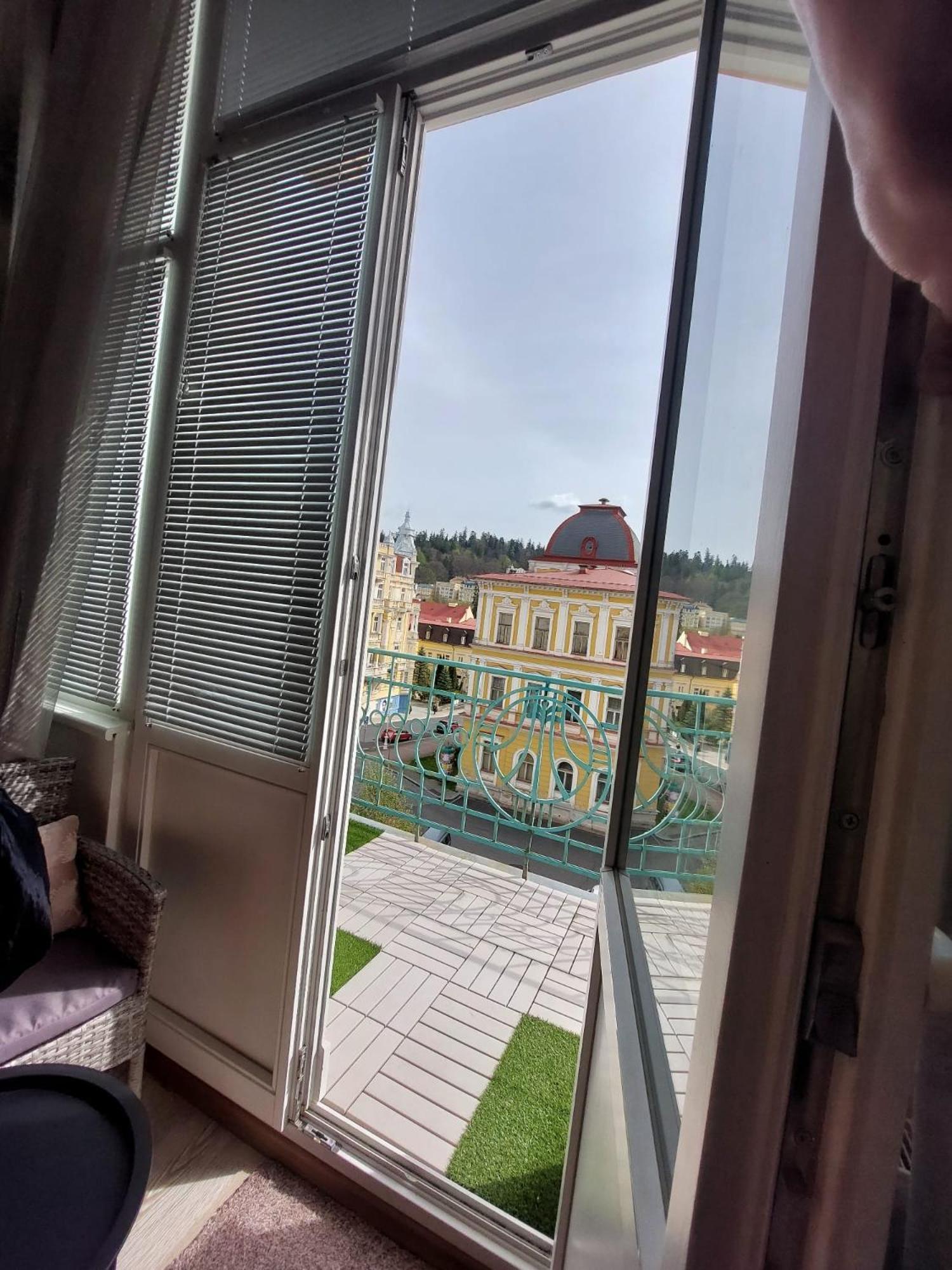 Апартаменты Balconies Above Colonnade Марианске-Лазне Экстерьер фото